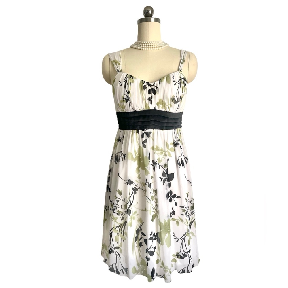 Sweet Storm Women's Sleeveless White Floral Cocktaildress W/Black Tie Sash